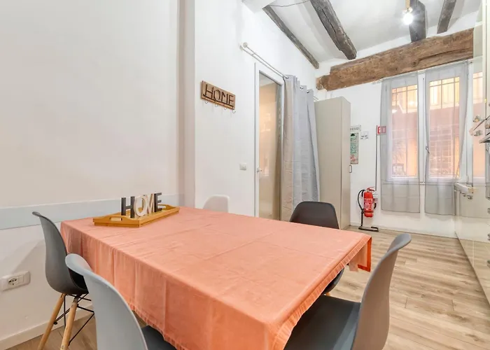 Downtown Loft Centro * Bologna